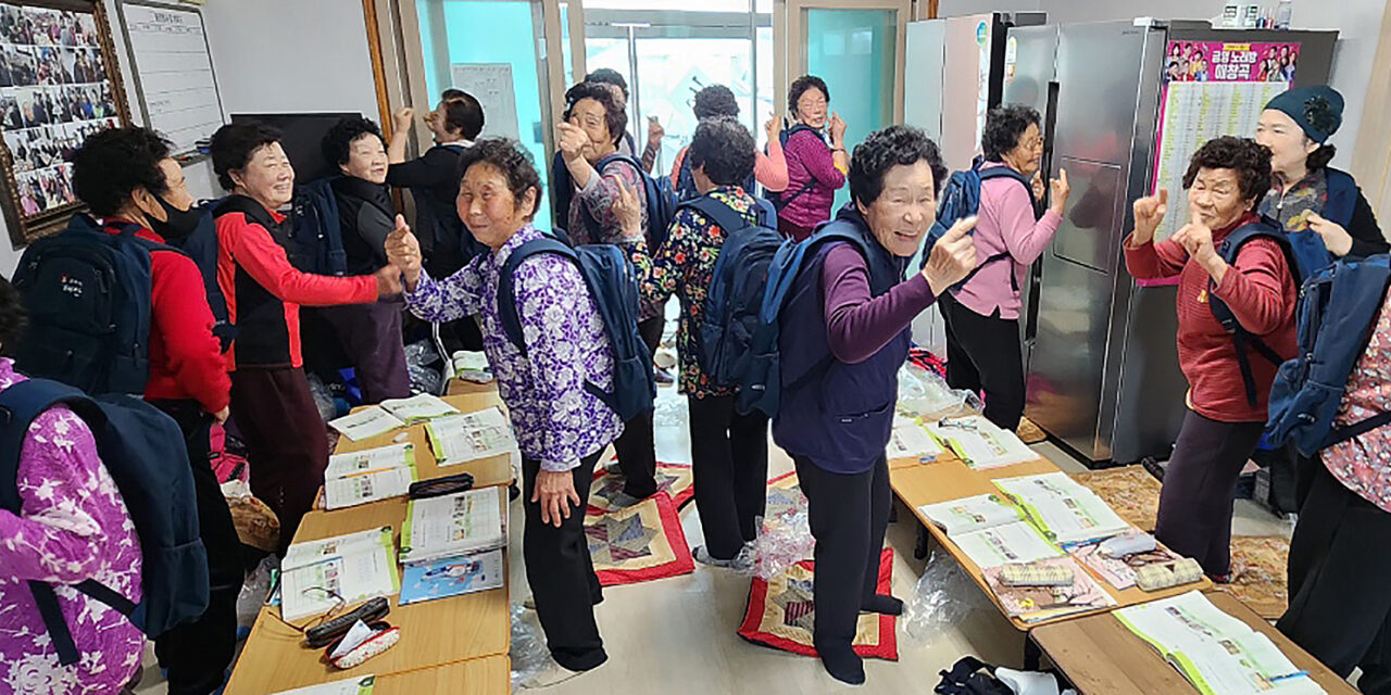 태안군, ‘늦깎이 초·중학생’ 안전 위한 가방 지원 호응!